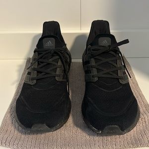 Adidas UltraBoost Triple Black FY0306